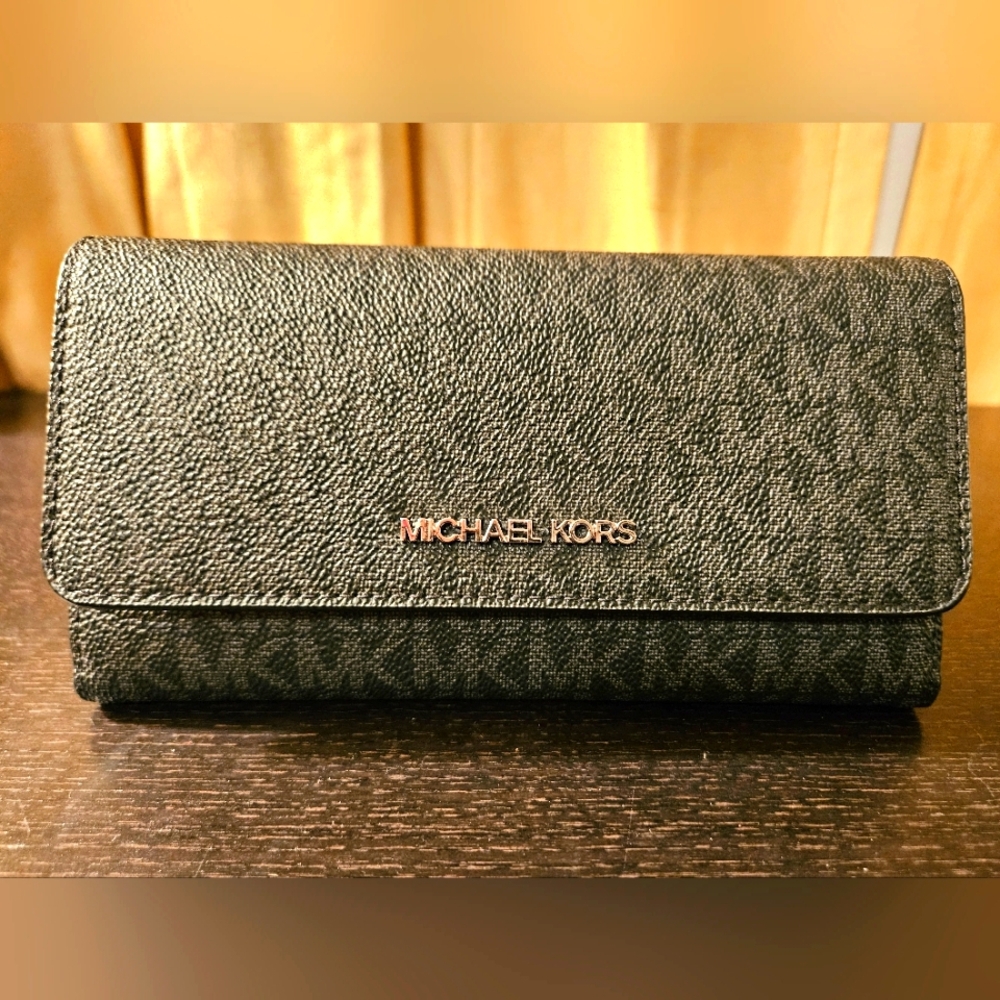 Michael Kors Black Wallet - Large Logo Trifold Wallet